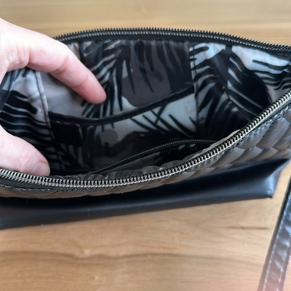 Lug Shiplap RFID Wristlet Pouch - Picture 6 of 6